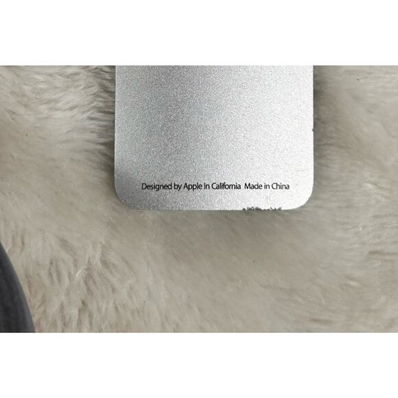 Apple TV HD Media Streamer 3rd Generation A1469 8GB with Remote, Power Cord - Picture 6 of 9